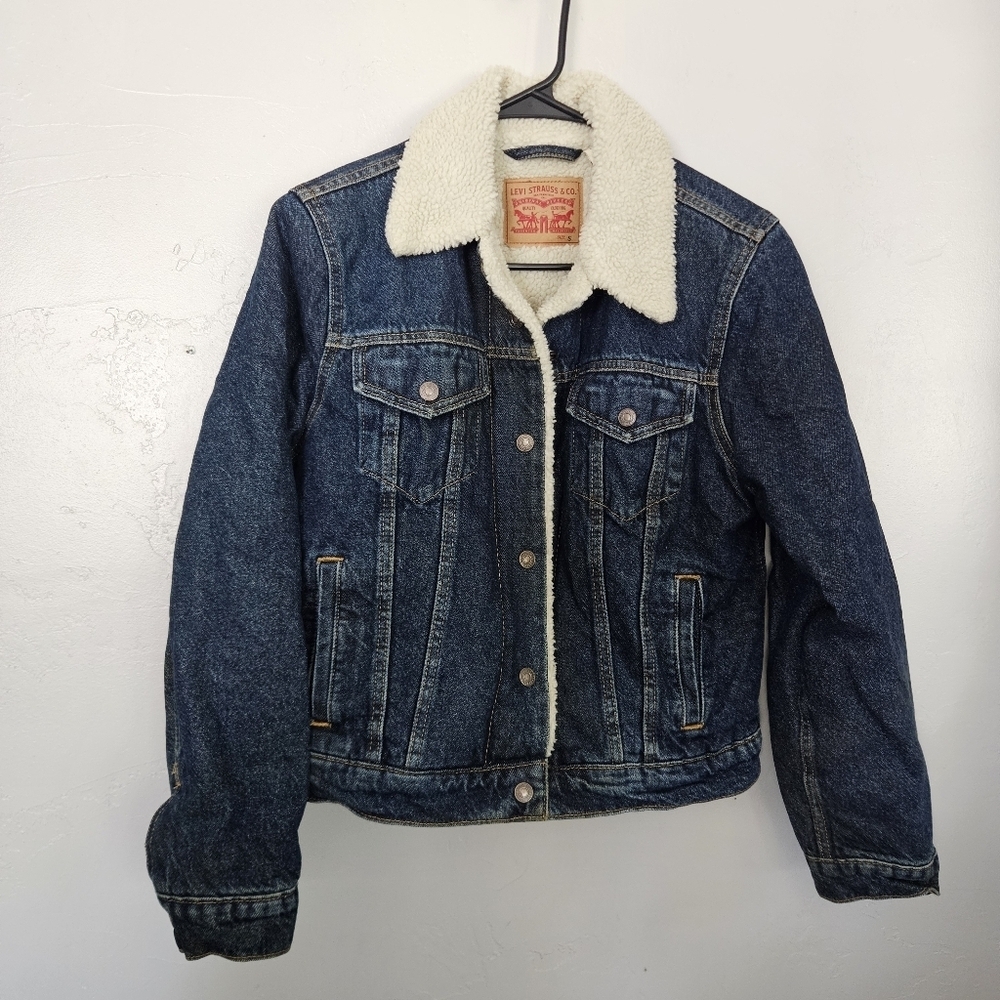 Levi's Women's Small Dark Blue Denim Jacket Cream Sherpa Lined Winter Jean Coat